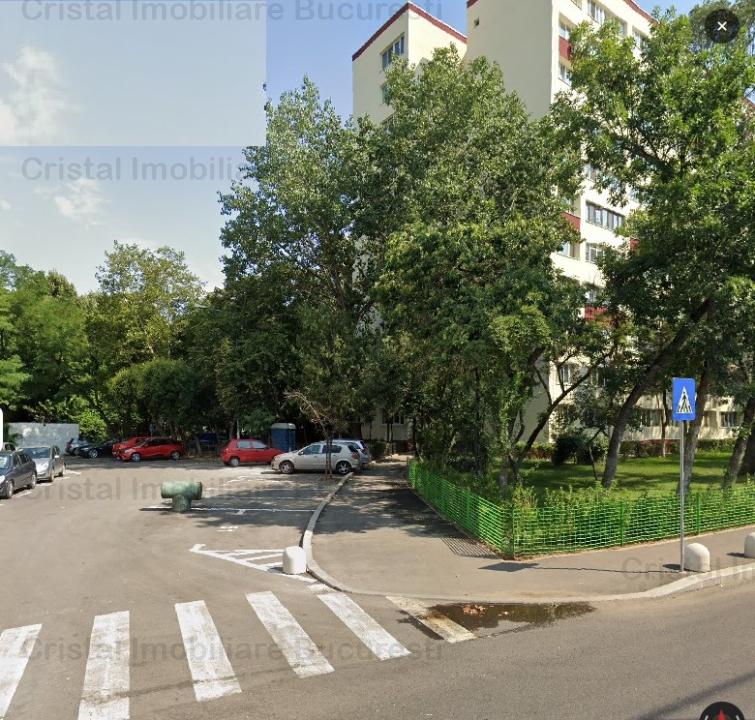 Apartament luminos 3 camere, Bld. Obregia,  cu vedere spre Mall Grand Arena.