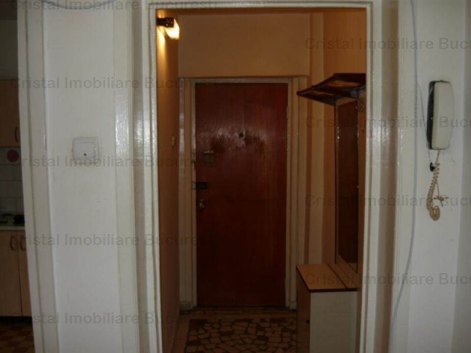 4 camere de vanzare  Stefan cel Mare