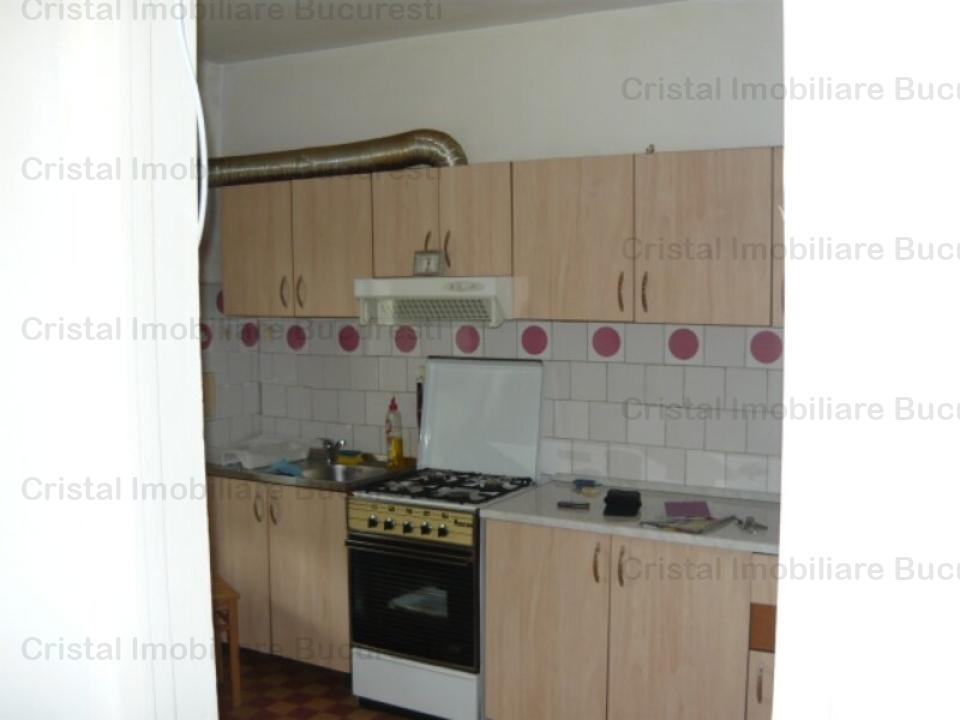 4 camere de vanzare  Stefan cel Mare