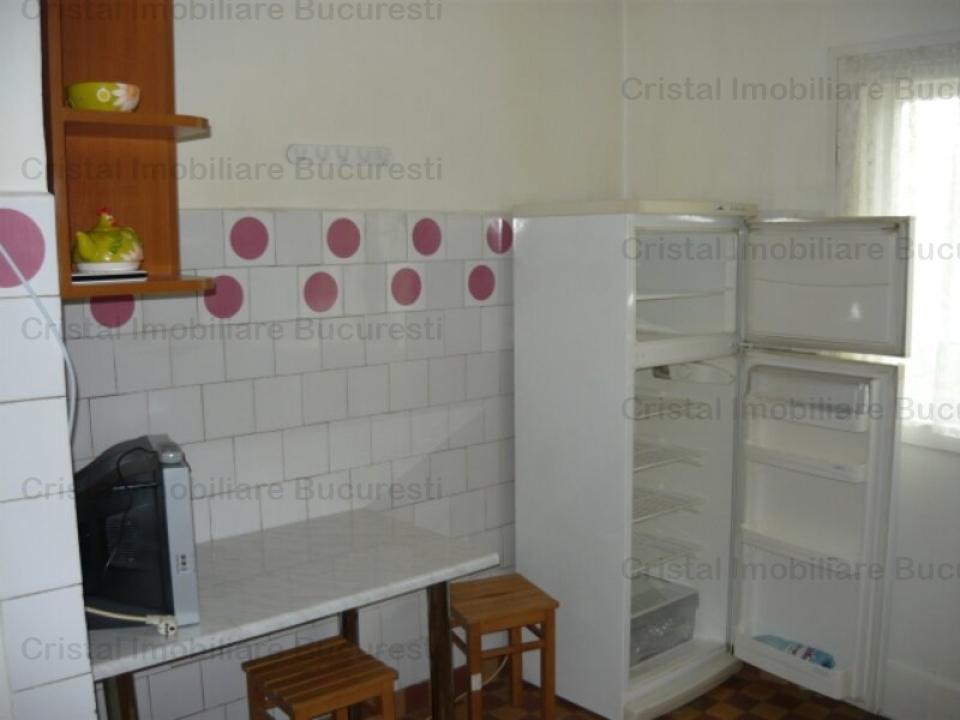 4 camere de vanzare  Stefan cel Mare