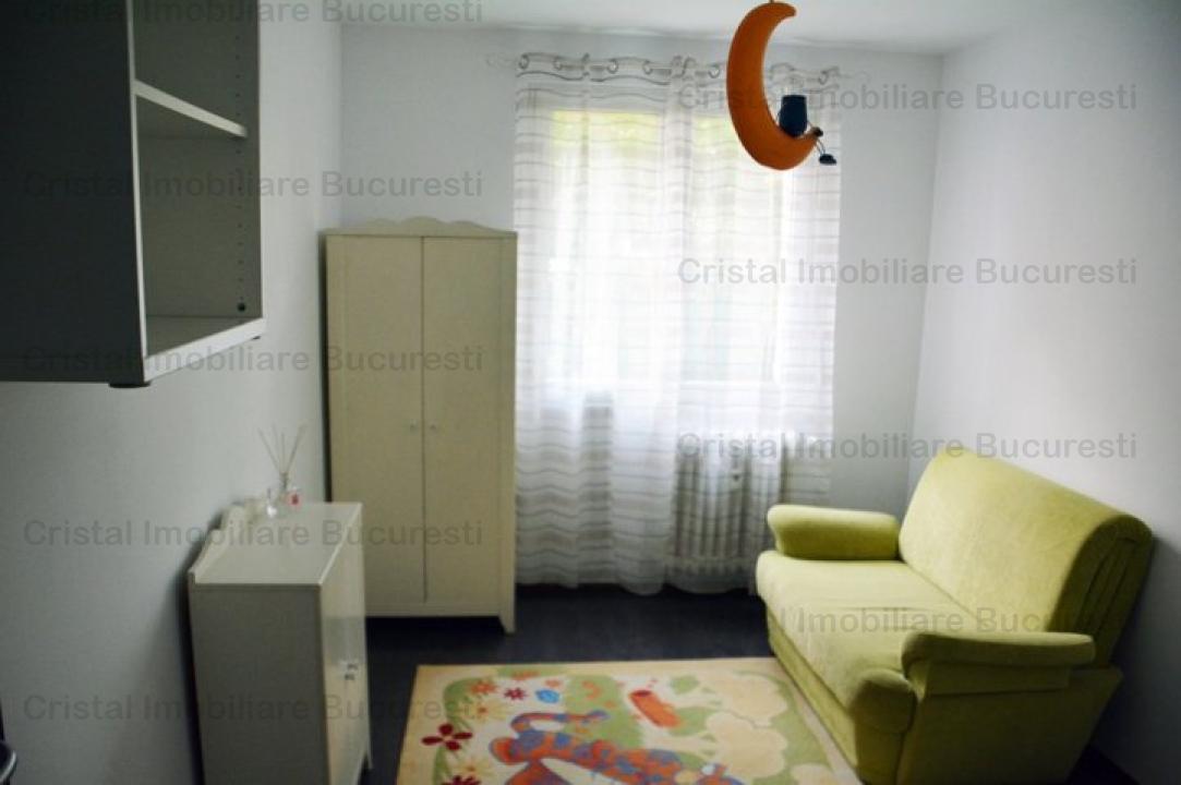 Apartament 2 camere mobilat, utilat, in Titan, aproape de metrou.