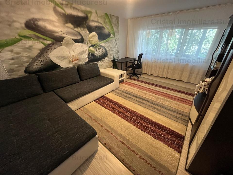 Apartament  luminos 4 camere, la Parc Tineretului, zona Pridvor. Cu Centrala. 