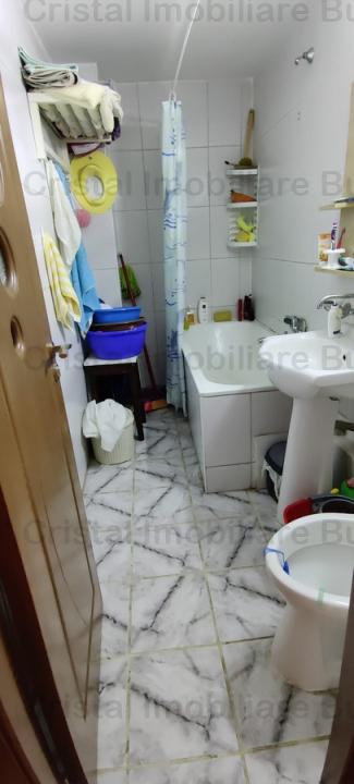 Apartament 3 camere de vanzare  Lujerului