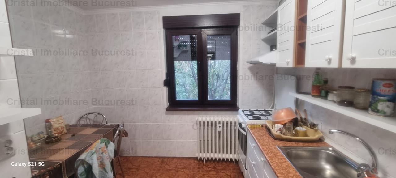 Apartament 3 camere decomandat, mobilat si utilat in Ozana