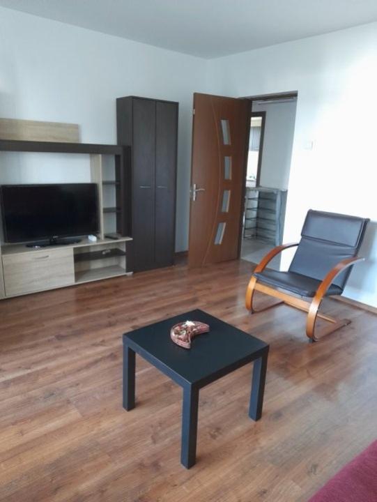 Apartament 2 cam, decomandat, 8 min metrou Titan si parc IOR