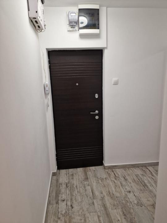 Apartament 4 camere de vanzare Apusului