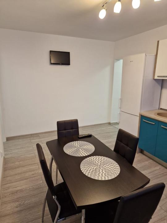 Apartament 4 camere de vanzare Apusului