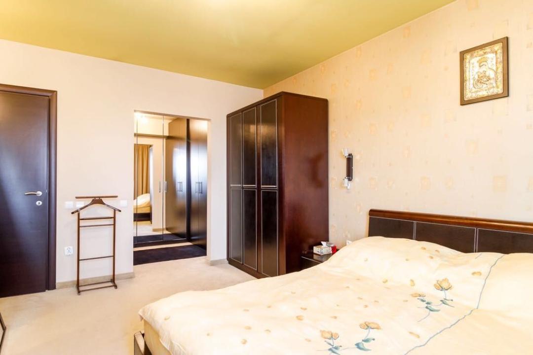 Apartament LUX, 4 camere, Aparatorii Patriei. Pe doua niveluri.