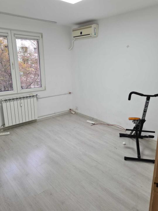 Apartament 3 camere Titan-  Piata Minis