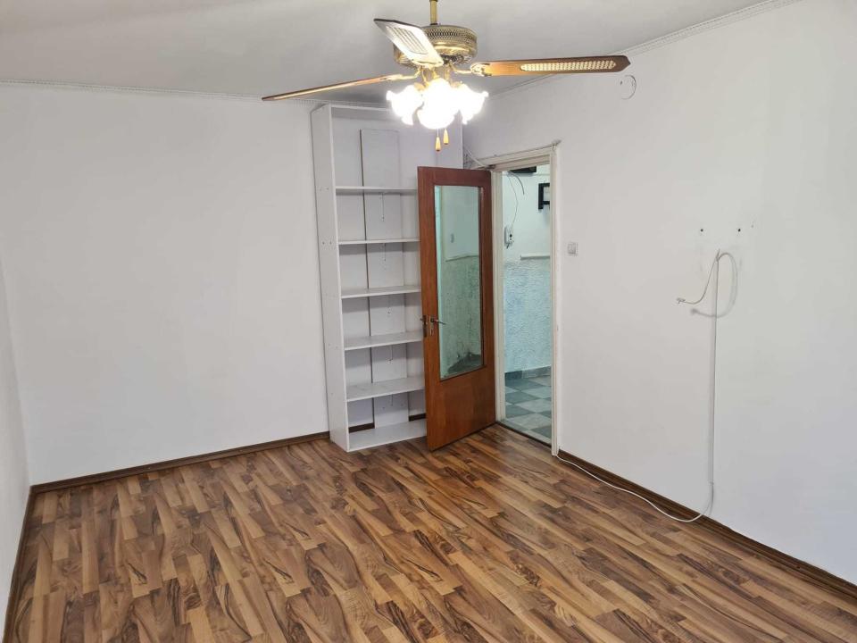 Apartament 3 camere Titan-  Piata Minis