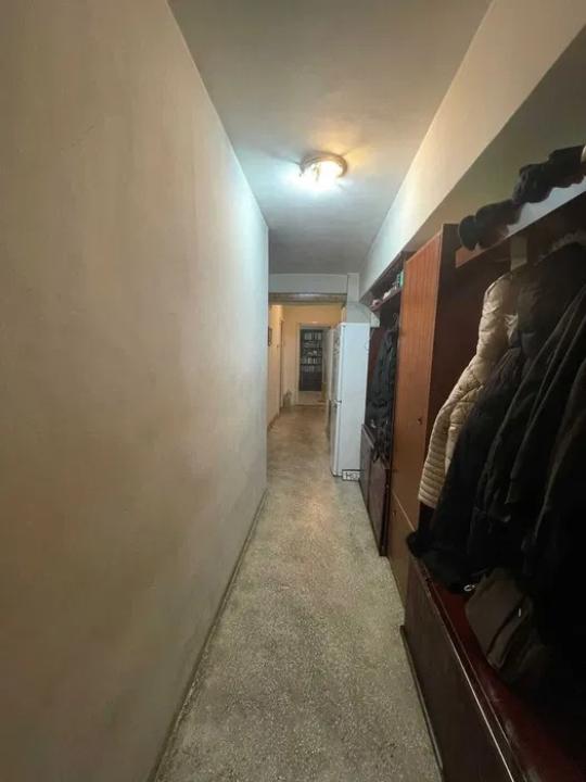 Apartament decomandat cu 4 camere situat pe soseaua Colentina