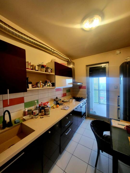 Apartament 3 camere Asmita Gardens, bucatarie inchisa, metrou, parcare, parc