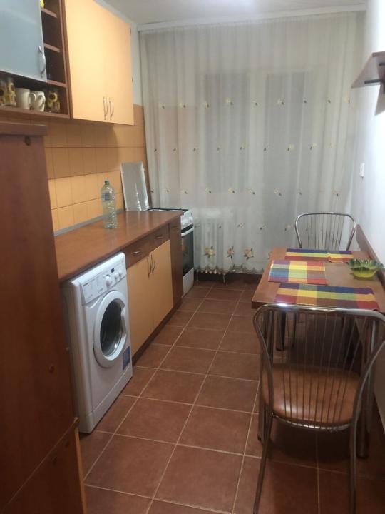 Apartament 2 camere, decomandat, McDonalds Dristor