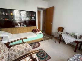 Apartament 3 camere, decomandat, 2 bai, parcul National , metrou Titan 10 min