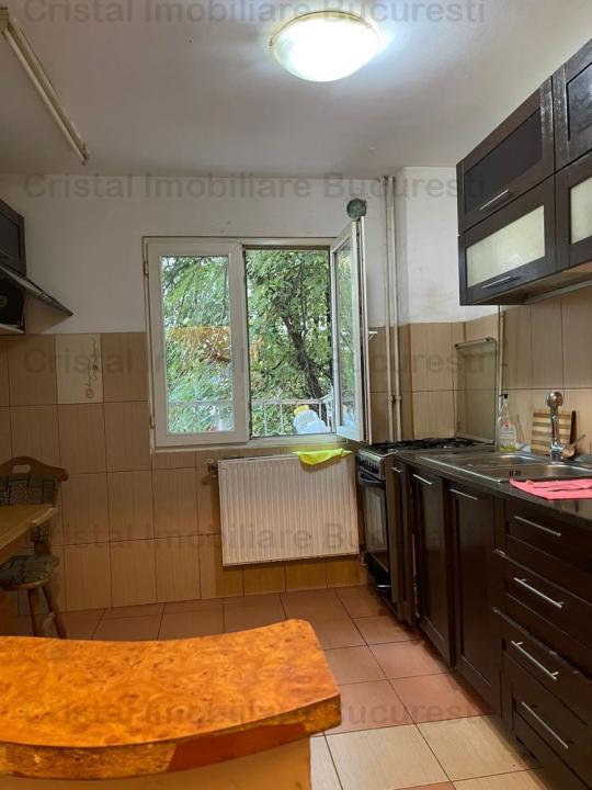 Apartament 4 camere, 2 bai in Titan aproape IOR, metrou, scoala 195