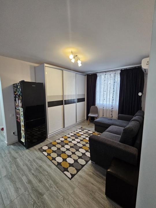 Apartament 4 camere de vanzare Raul Doamnei