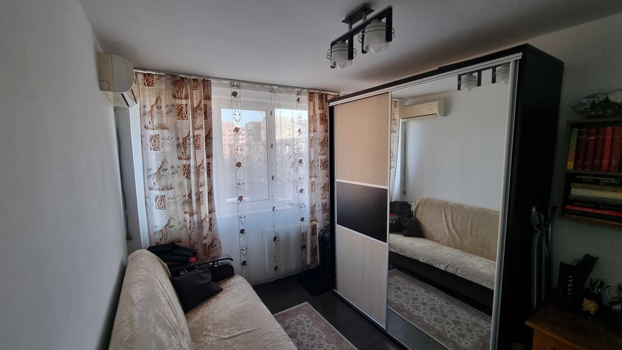 Apartament 3 camere de vanzare Lujerului