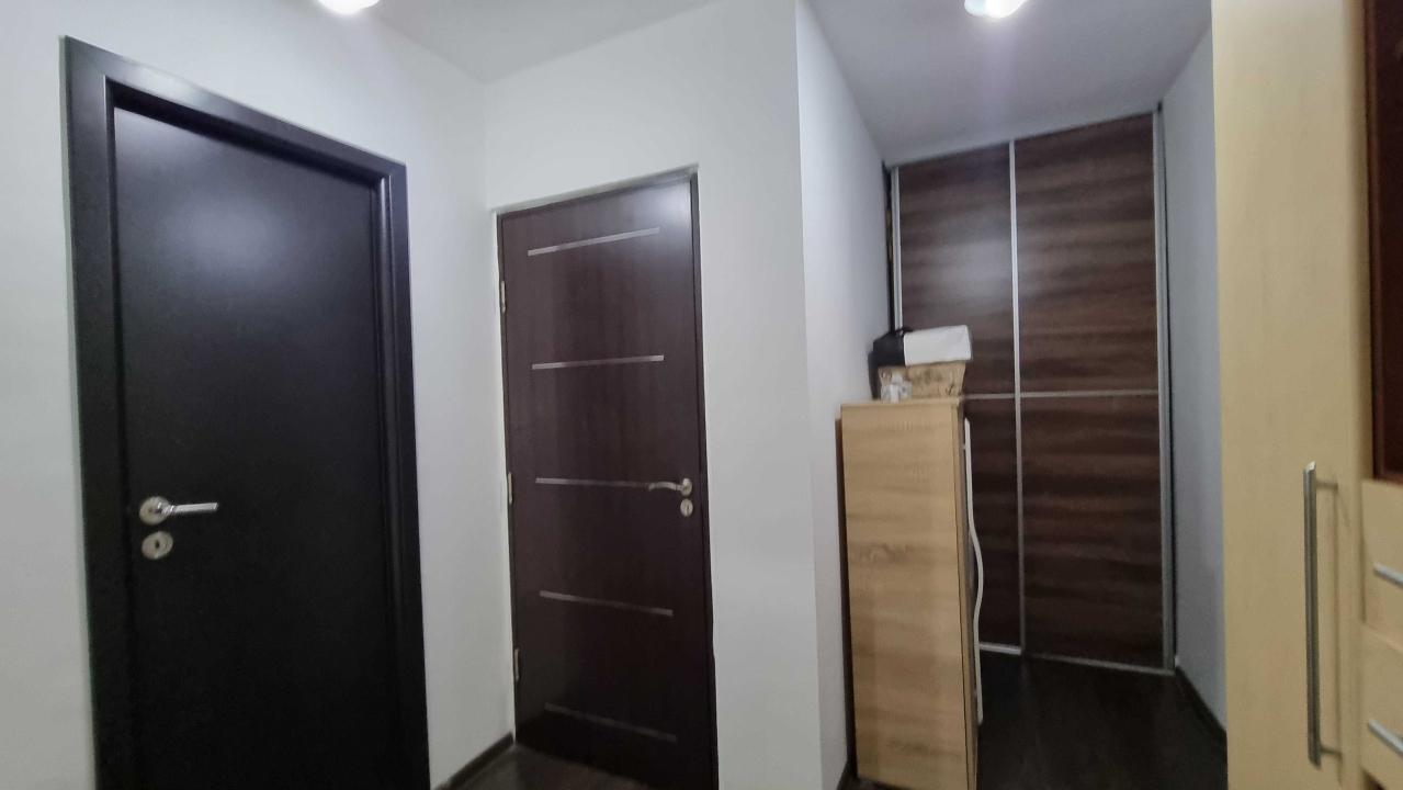 Apartament 3 camere de vanzare Lujerului