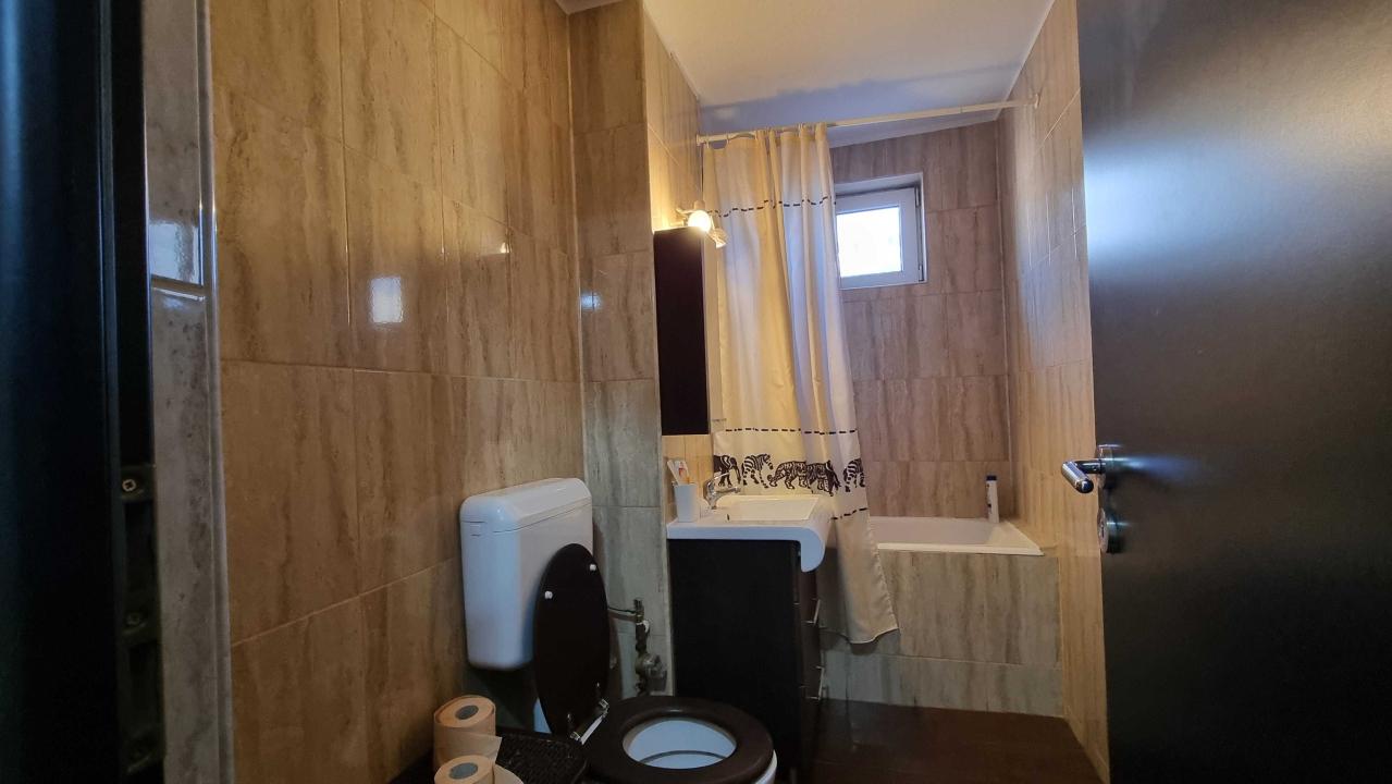 Apartament 3 camere de vanzare Lujerului