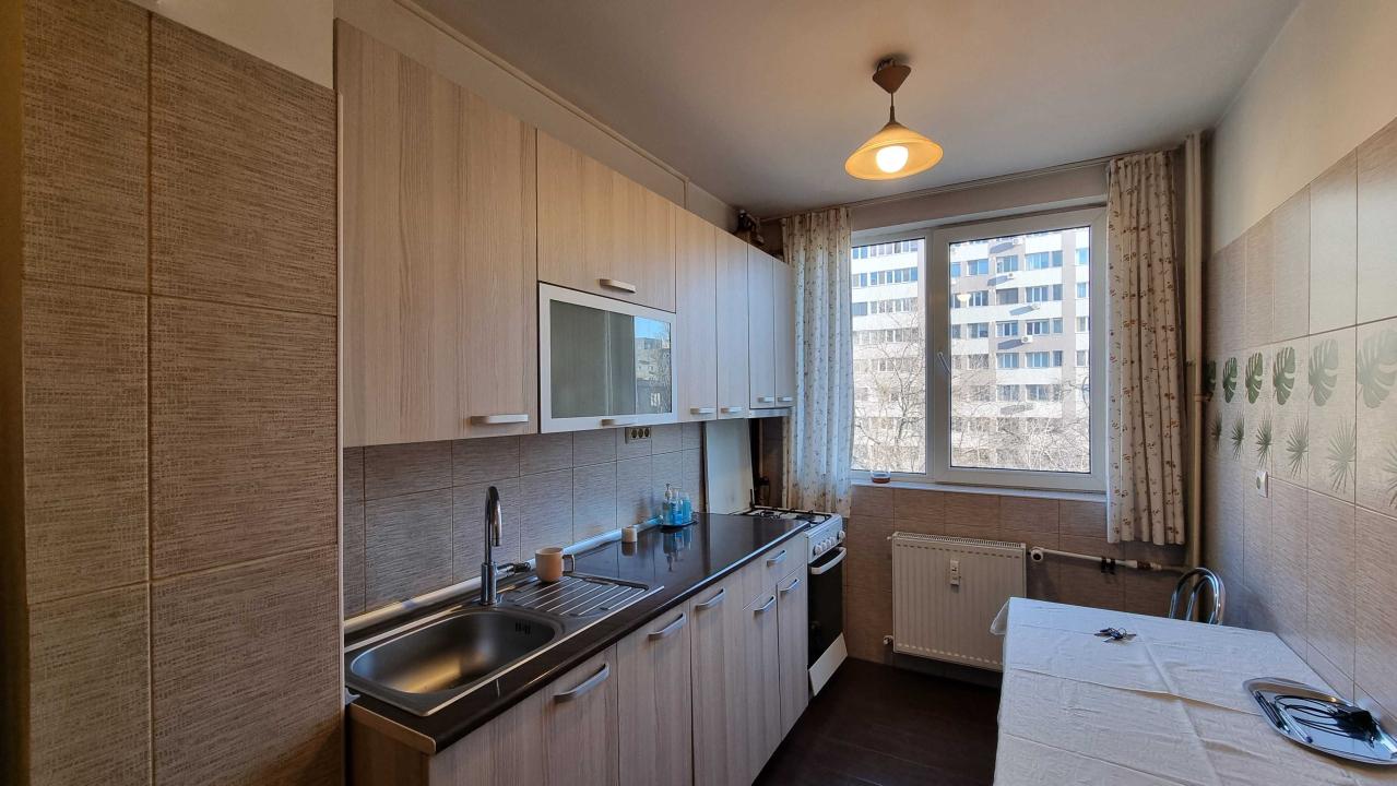 Apartament 3 camere de vanzare Lujerului