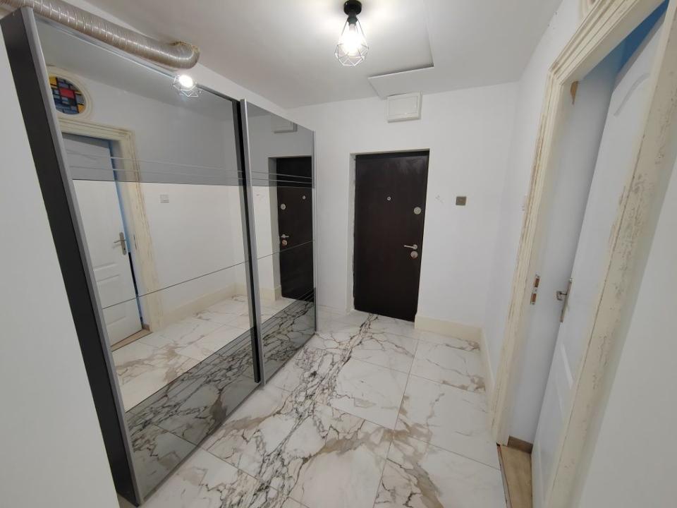 Apartament luminos  2 camere, metrou Brancoveanu. 