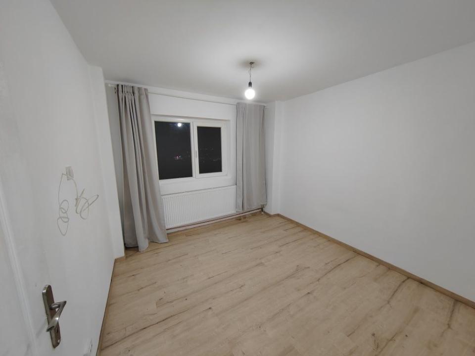 Apartament luminos  2 camere, metrou Brancoveanu. 