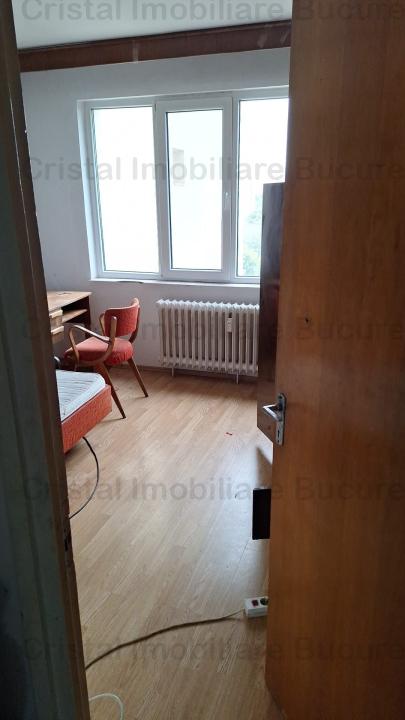 Apartament 3 camere, Aparatorii Patriei. 