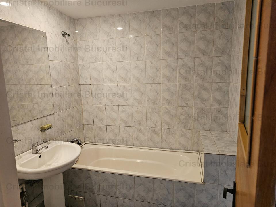 Apartament 3 camere, decomandat, zona Decebal - 2 min metrou Muncii