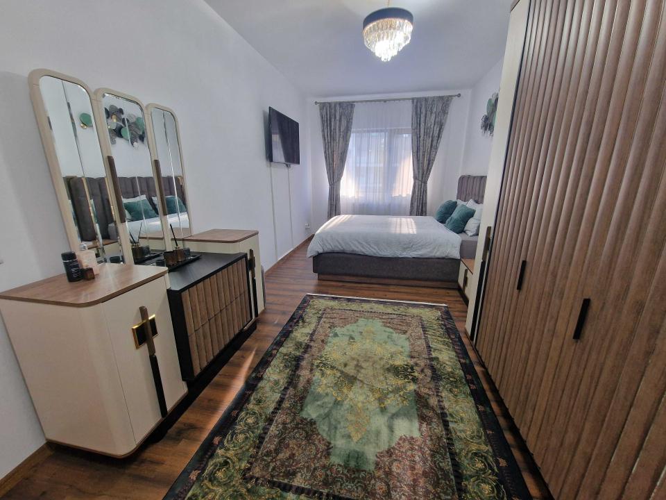 Apartament 3 camere, bloc nou, 2 min metrou, parcare inclusa