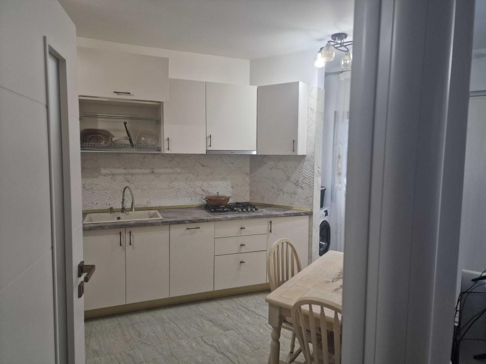 Apartament 3 camere, bloc nou, 2 min metrou, parcare inclusa