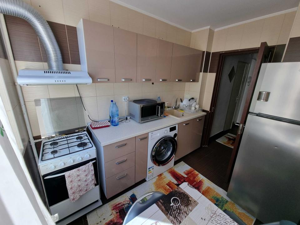 Apartament 2 camere de vanzare Drumul Taberei ,Metrou Constantin Brancus