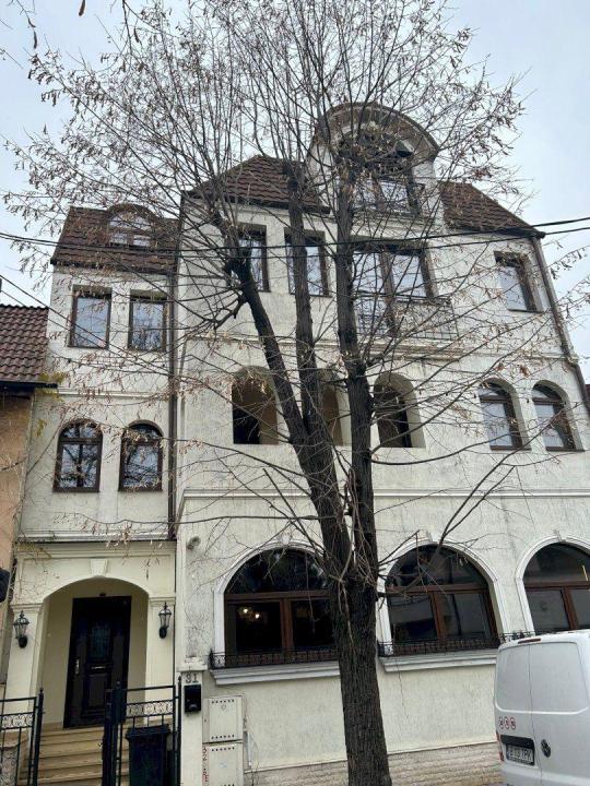 Casa moderna, 14 camere, finisaje lux, Barbu Vacarescu - metrou Stefan cel Mare