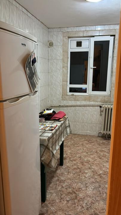 Apartament 3 camere decomandat langa Auchan Titan