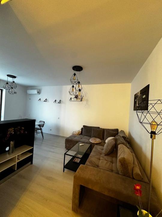 Apartament 3 camere, 3 - 4 min metrou Mihai Bravu, parcare inclusa, centrala