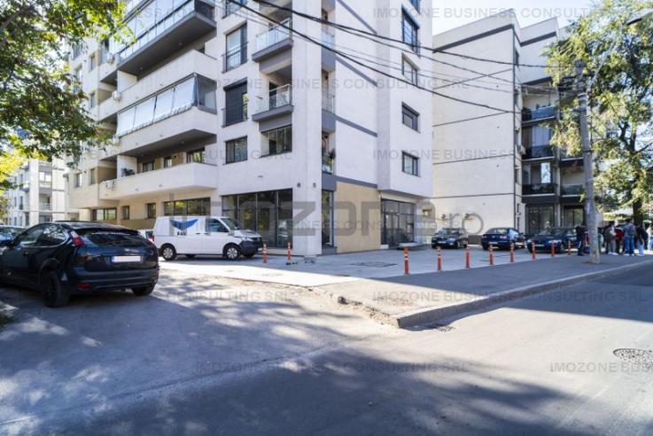 Cauti un Spatiu Comercial?  70 mp, Bld. Uverturii,  Stradal, Trafic Intens