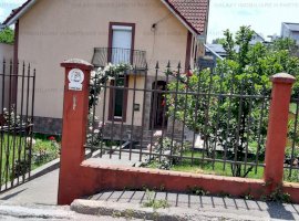 De inchiriat casa in Pitesti Craiovei pretabil spatiu comercial sau rezidential