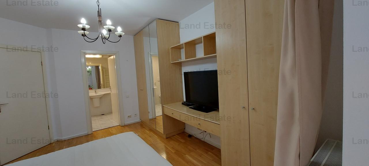 Apartament 4 camere Primaverii ( Curte )