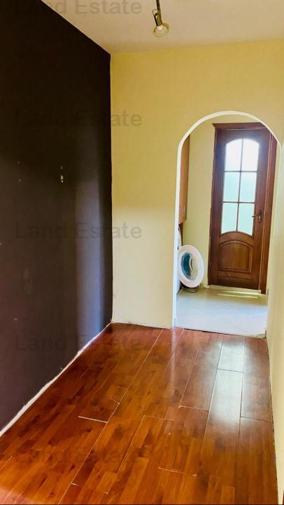 Apartament 4 camere cu centrala termica  ( 6 minute metrou 1 Decembrie ) 