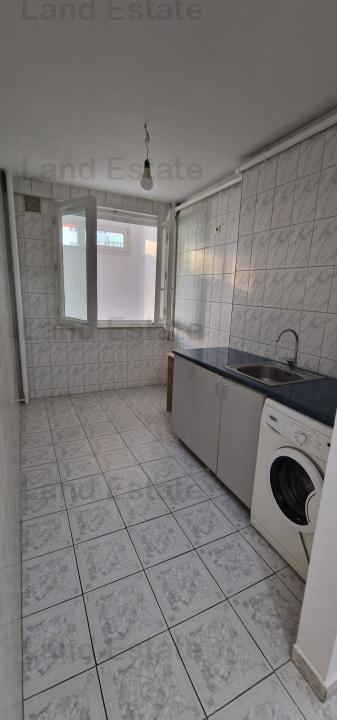 Vanazare 2 camere zona Stefan cel Mare 