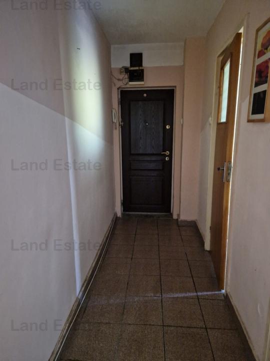 Apartament 3 camere in zona Brancoveanu 