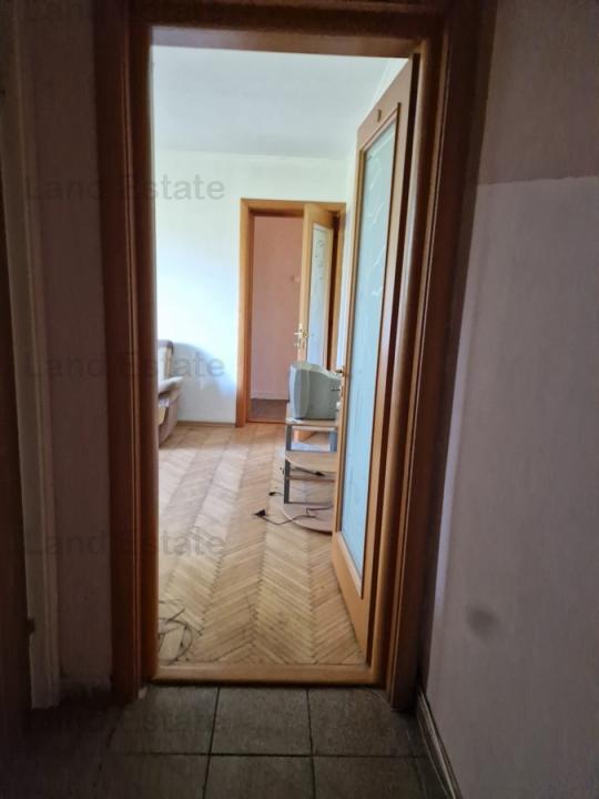 Apartament 3 camere in zona Brancoveanu 