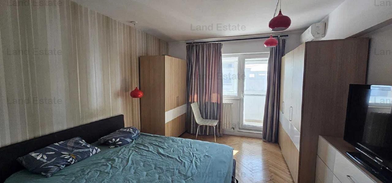 Apartament cu 3 camere Piata Unirii - Negru Voda