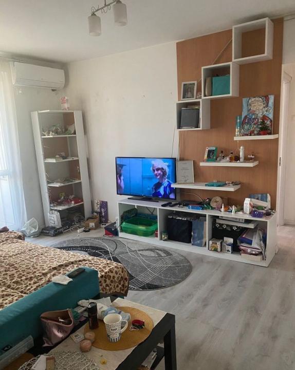 3 camere Pod Basarab-Titulescu ( 100 m metrou )