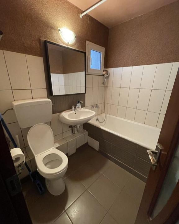 Apartament cu 3 camere in zona Gorjului - Valea Lunga