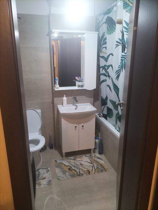 Apartament cu 2 camere zona Salaj bloc Nou -Loc de Parcare