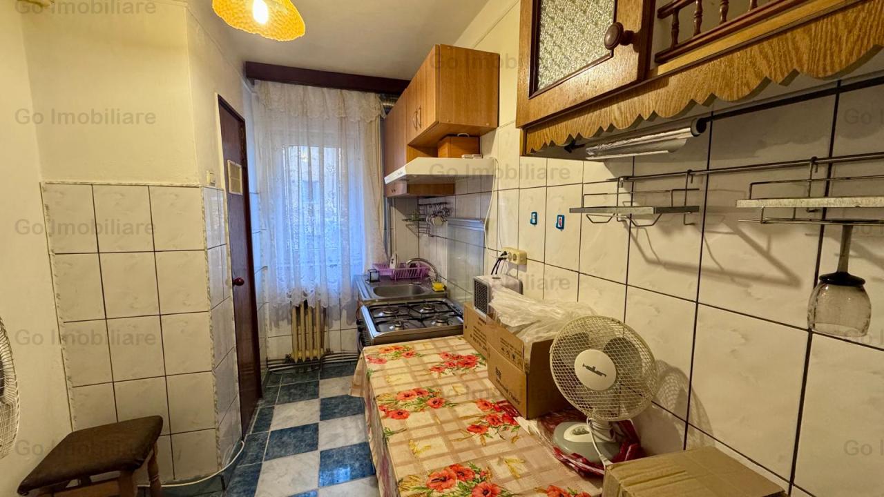 Apartament 2 camere, etaj intermediar, Baza 3.