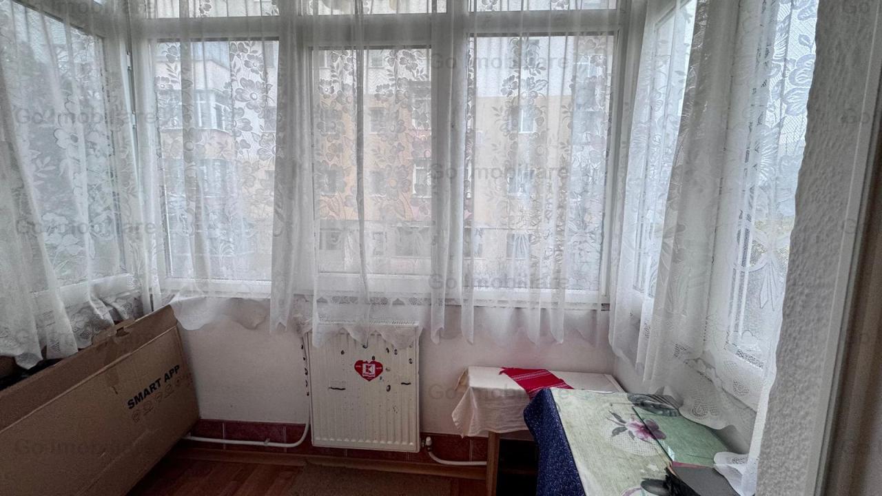 Apartament 2 camere, etaj intermediar, Baza 3.