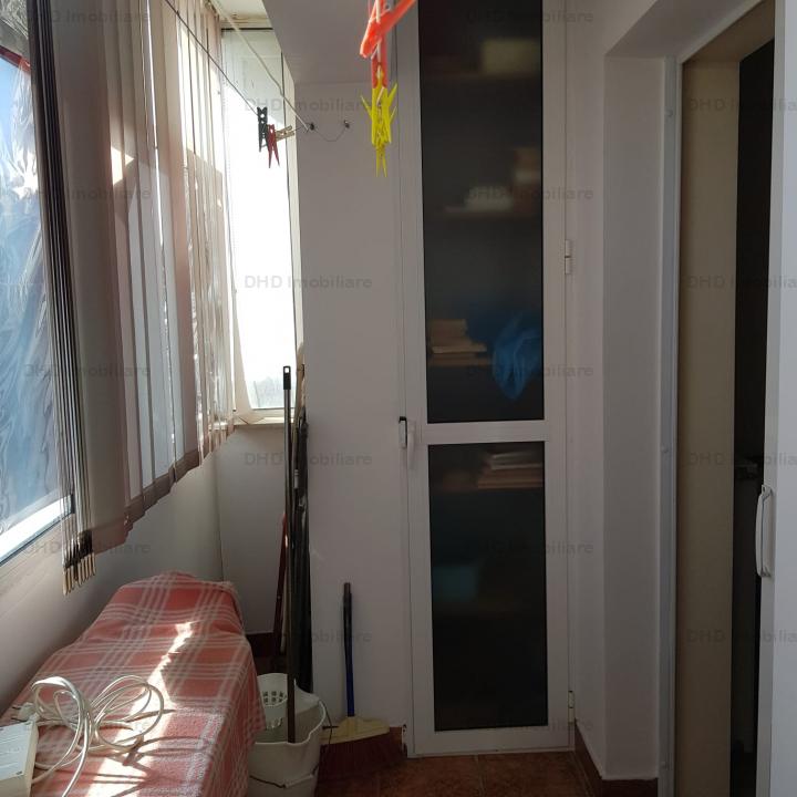 Apartament 3 camere decomandat Dacia, etaj intermediar