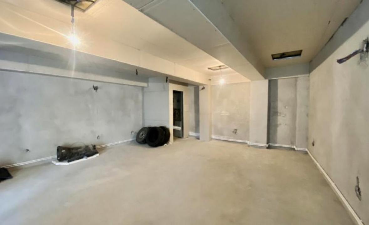 Zona Calea Calarasilor, apartament pretabil pentru spatiu de birou, de vanzare, 46 mp contruiti