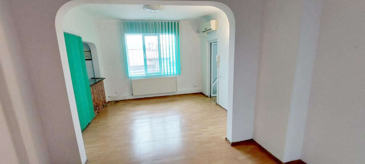 Inchiriere Apartment 3 Camere in VILA  Tineretului